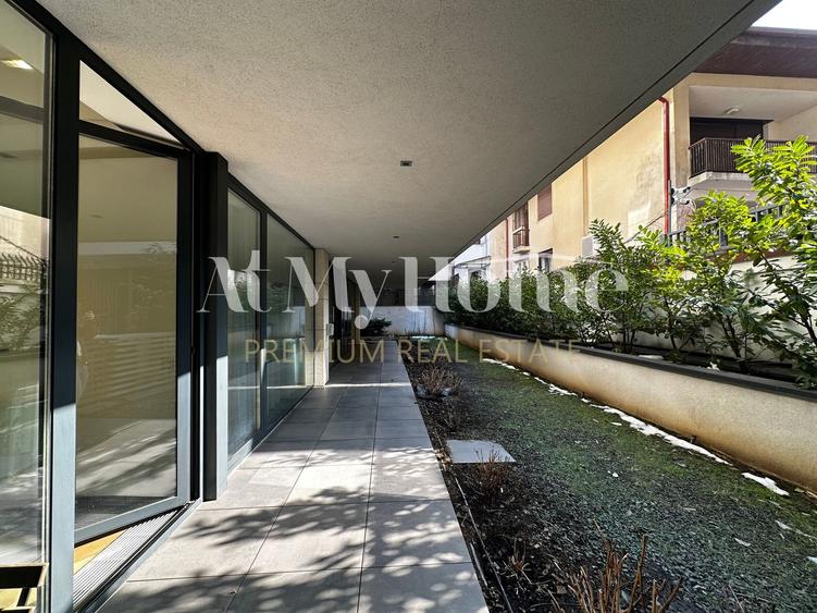 Apartament MODERN cu 4 camere, mobilat partial,finisaje lux, parcare,80mp terasa