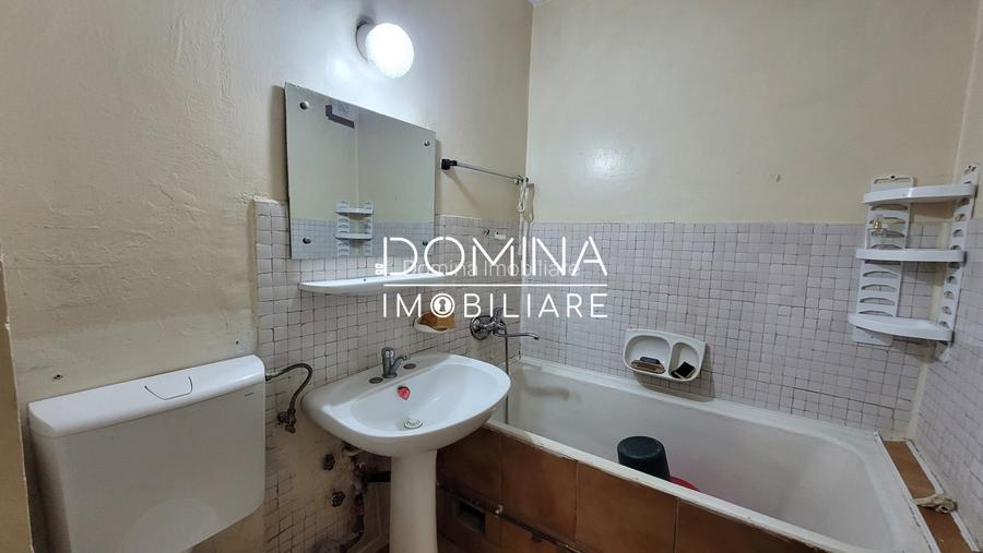 Vânzare apartament 3 camere, situat în Târgu Jiu, strada G-ral Christian Tell - 4