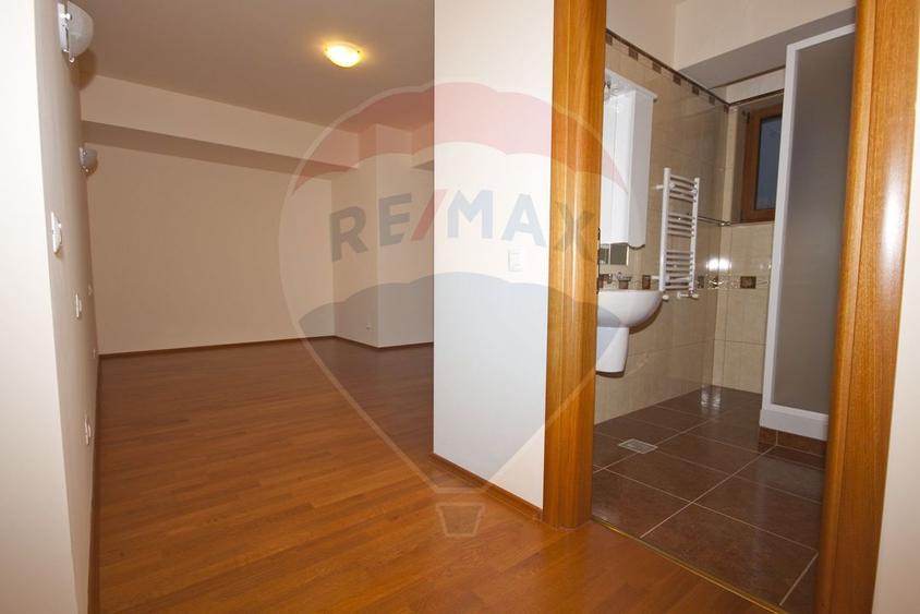 INCHIRIERE Apartament cu 3 camere in zona Aviatiei