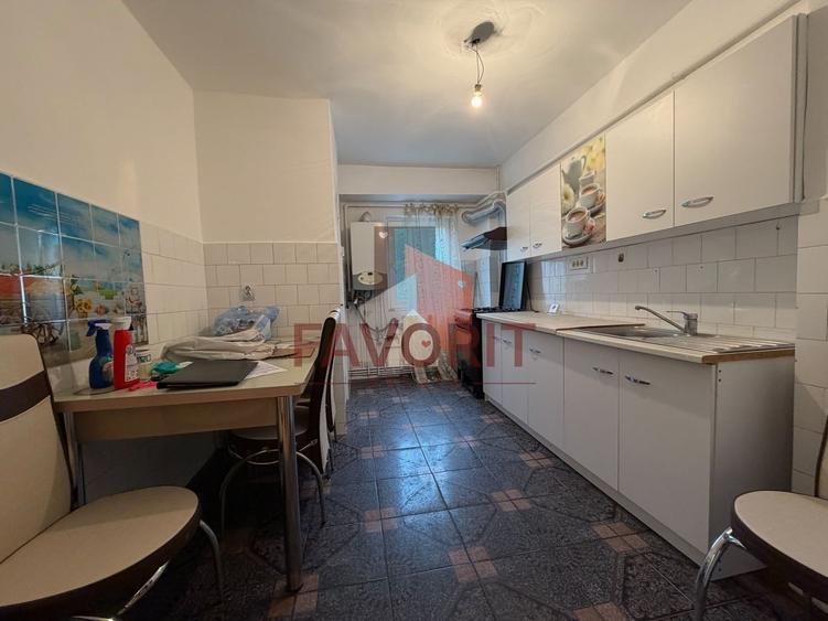 4 camere | etaj 1 | centrala proprie | mobilat si utilat | zona buna |