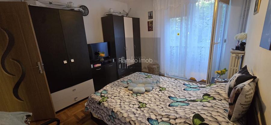 Apartament 3 camere/ 400 m Metrou N Grigorescu, decomandat, etaj 2/4 - 4