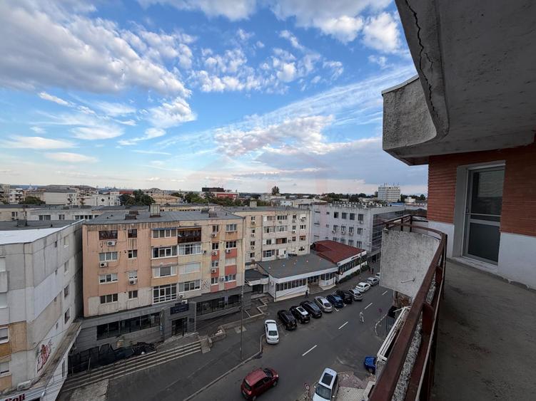 APARTAMENT 4 CAMERE | Piața Centrală | 700 €/lună