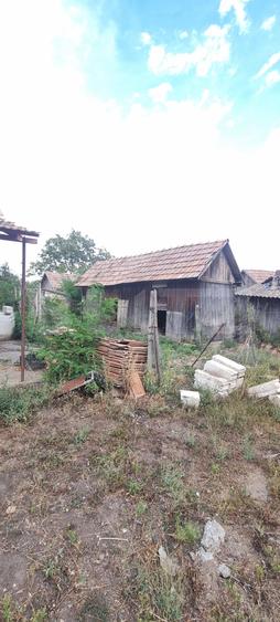 Casa 2 corpuri si anexe, 69 mp, zona Tritenii de Sus