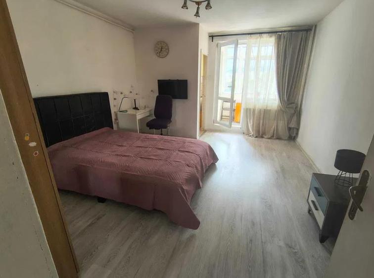 Vanzare garsoniera etaj intermediar , zona Grivitei