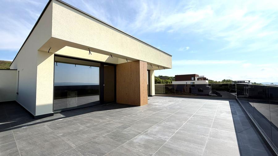 Duplex modern, tehnologie smart, zona Voroneț, terasa panoramica cu view superb