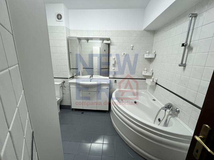 Apartament cu 5 camere de inchiriat - zona Aviatorilor