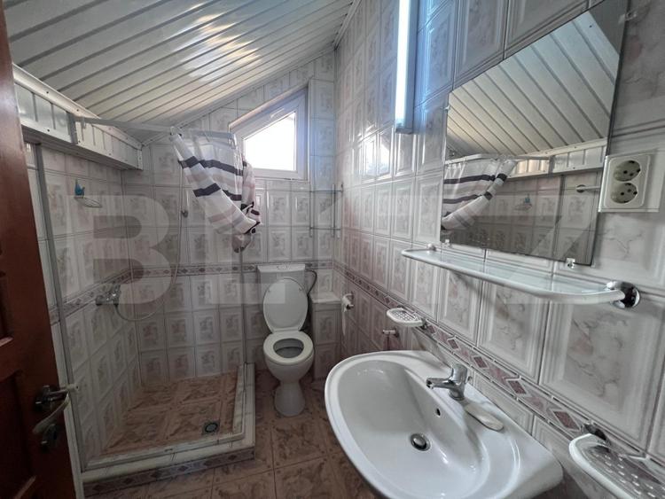 Casa de inchiriat, 7 camere, 230 mp + 415 mp teren, garaj - Gruia