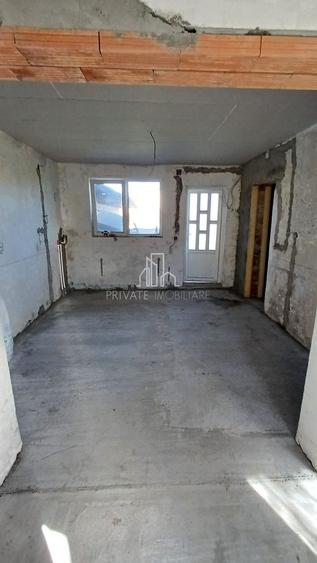 Proprietate Speciala, Casa pe 2 Nivele si 1 Studio, Curte proprie, Zona Dambu