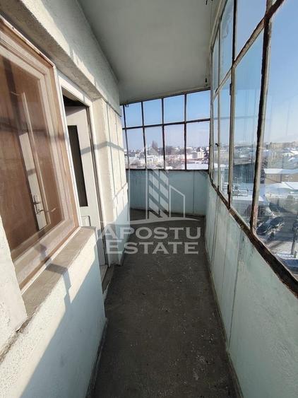 Apartament cu 3 camere, 2 bai,2 balcoane, etaj intermediar,Iuliu Maniu