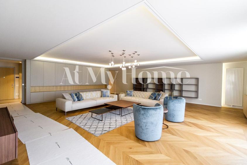 Apartament SUPERB, spatios cu 4 camere, finisaje lux, renovat si mobilat complet