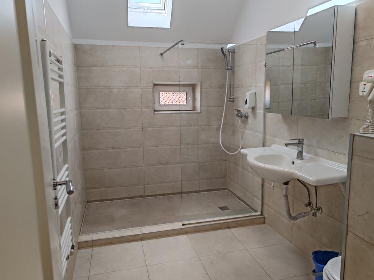 Apartament 3 camere recent renovat, mobilat si utilat nou zona Str. Lunga