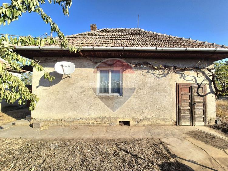 Proprietate cu teren 1.359 mp, poziție pe colț și utilități la strada