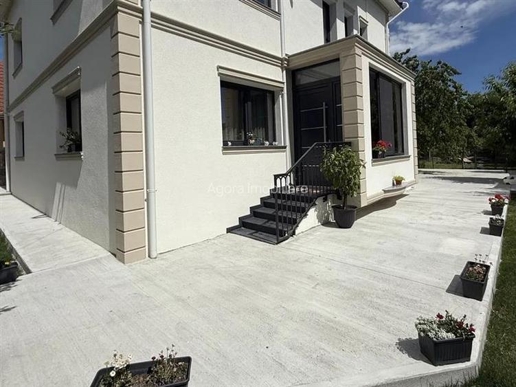 Casa de vanzare - 194 mp utili si 1000 mp teren - Burdujeni - 2