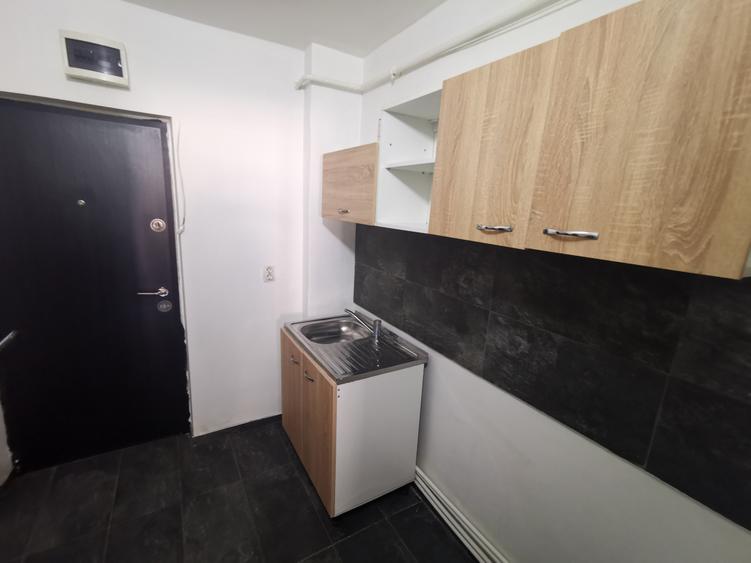 Garsoniera renovata zona Liceului Pedagogic
