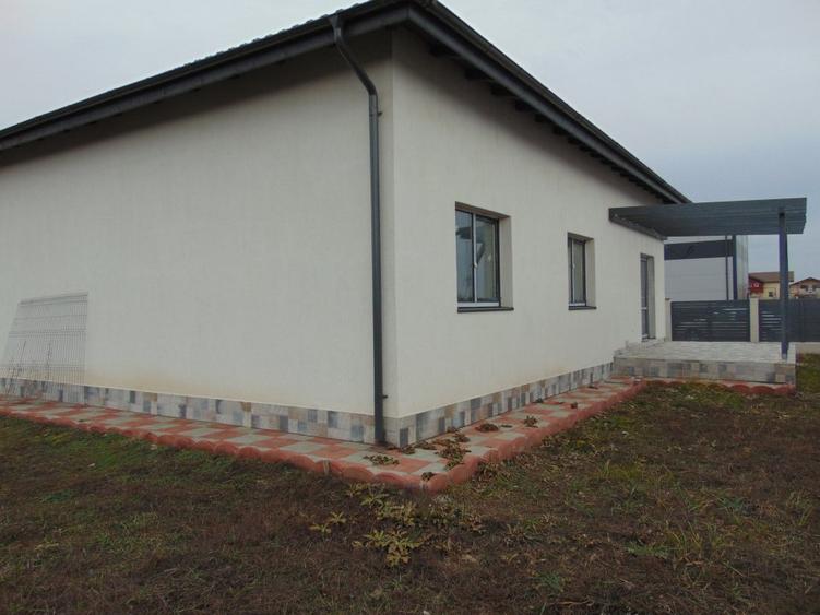 DE LA DEZVOLTATOR FARA COMISION casa cu 4 camere 2 bai placa beton LA CHEIE