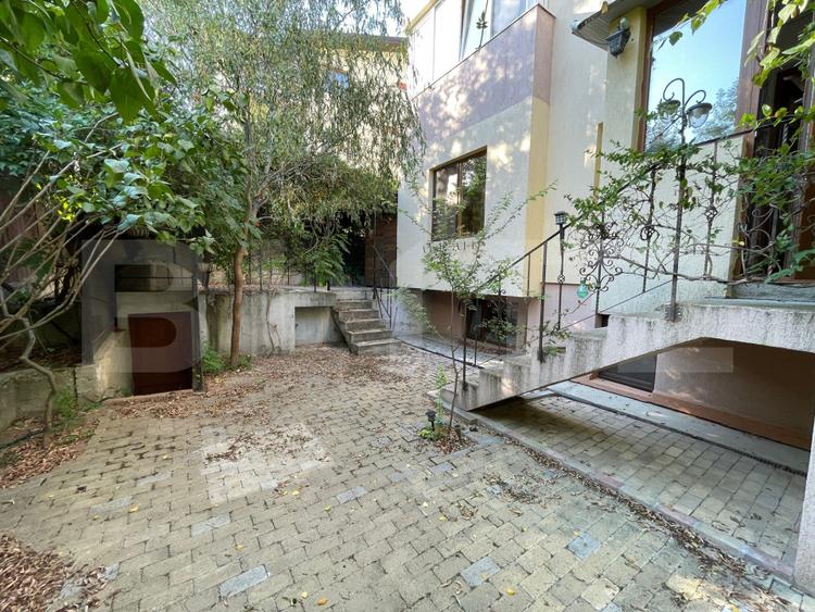 Apartament 5 camere, 135 mp, terasa 250 mp, zona Visani