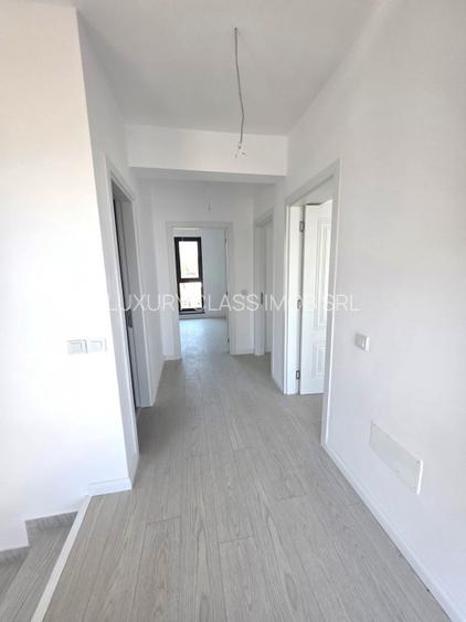 Vanzare Vila Individuala/Cristalului/5 camere id nr 54 - 13