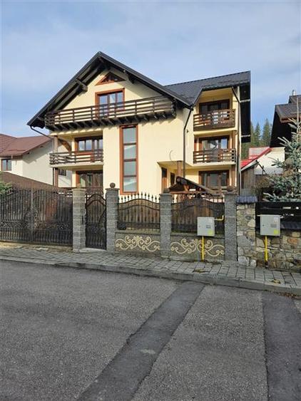 Casa noua  , moderna, zona rezidentiala.