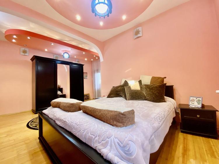 Urgent/Vânzare Casa/Vila, 4+ camere, teren 346 mp, Targoviste, zona Micro 4