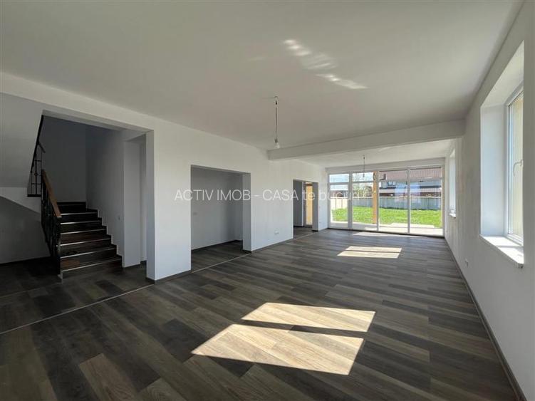 Olosag, Vila P+1E, 194 Mp., Compartimentare  Moderna - 2