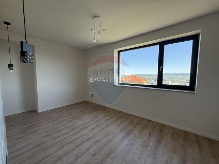 Vila de inchiriat in Voronet. Prima inchiriere, 5 camere. - 9