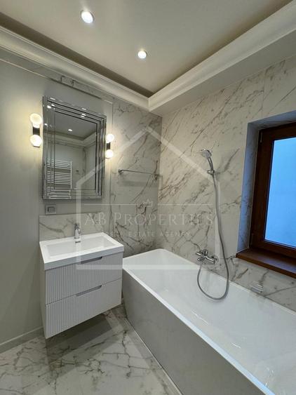 Apartament 3 camere | Renovat Premium | Centrala | Capitale