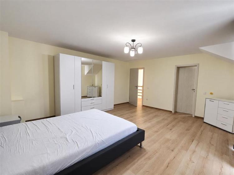 Casa individuala 5 camere 3 bai garaj 500mp teren zona Arhitectilor