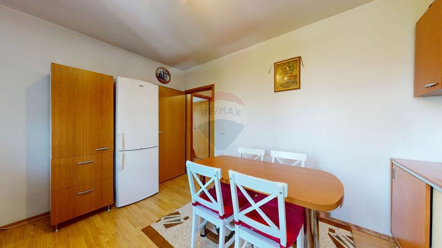 Apartament cu suprafata generoasa de închiriat