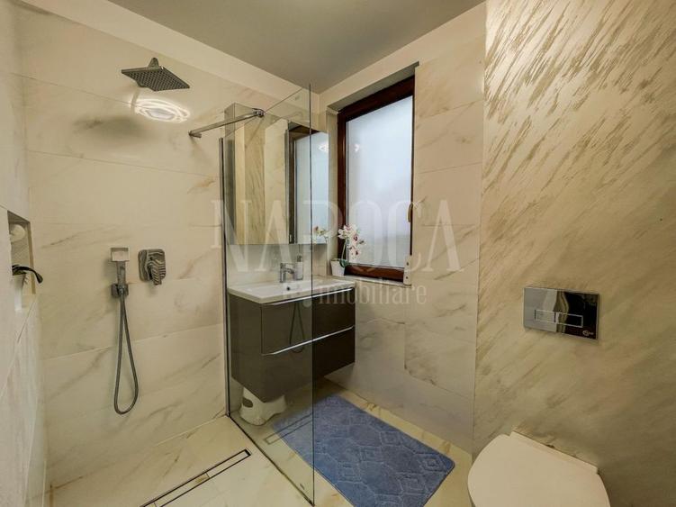Casa 4 camere de vanzare in Floresti