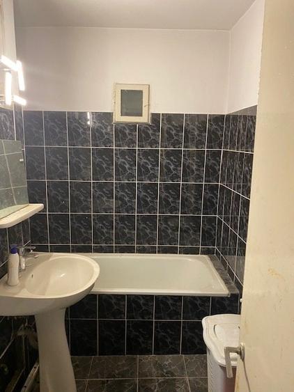 3 camere , centrala proprie,etaj 2-Lipovei