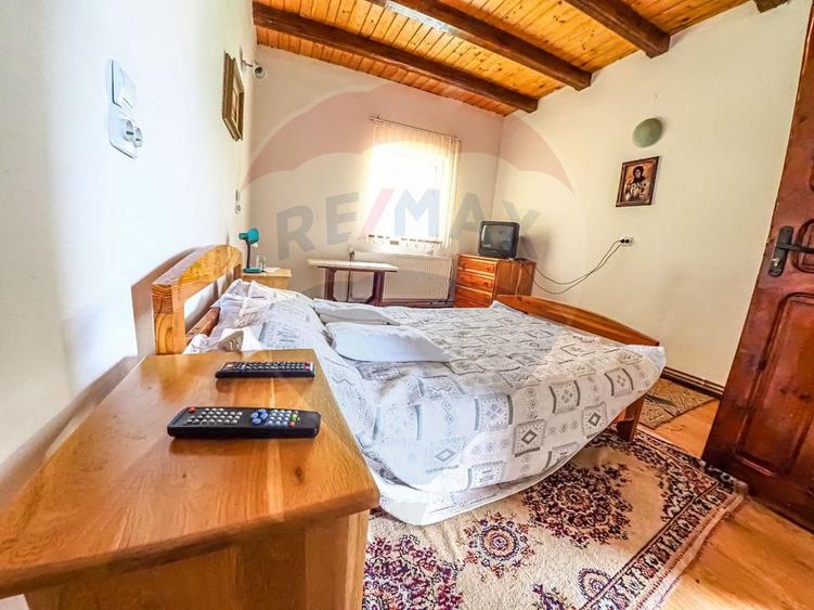 Vila / Pensiune cu 20 camere de vânzare în Câmpulung Moldovenesc, SV