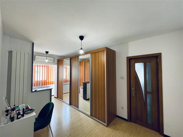 Apartament 4 camere,mobilat si utilat,etaj 3, zona Pompieri