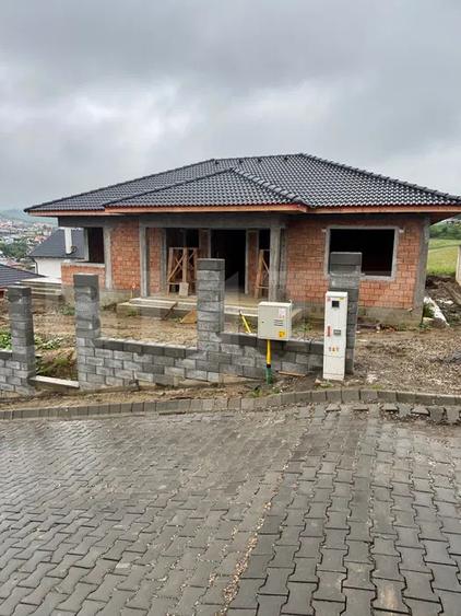 Casă modernă în Livezeni | 154 mp construiți | 2 terase | Zonă liniștită
