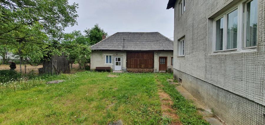 De vânzare – Casă D+P+E, anexă și teren generos  Gardani Maramures