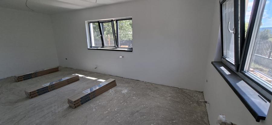 Casa cu 4 camere,  310 mp, 400 mp teren, Holboca