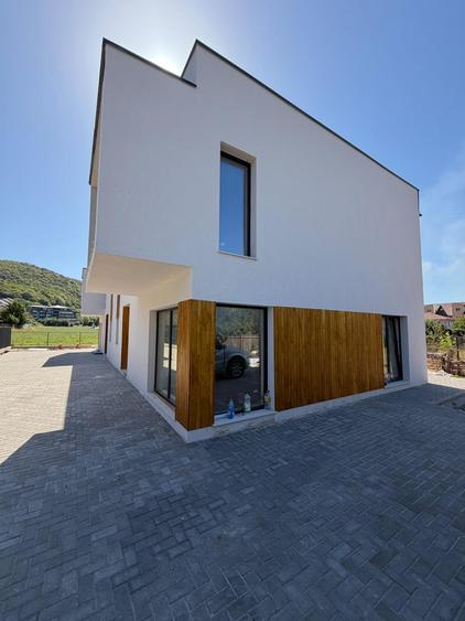 Duplex modern într-o zonă liniștită din Florești – Poligon
