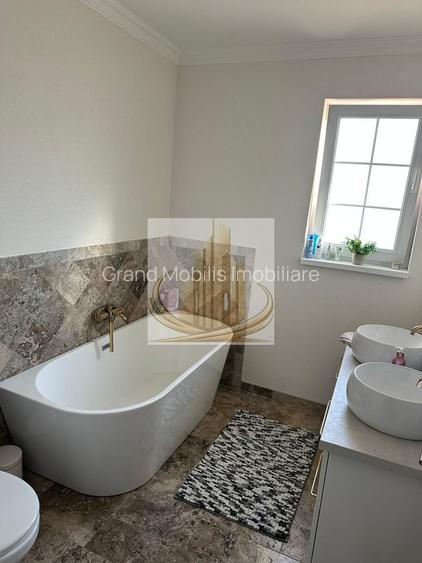 Casa in stil mediteranean, ultrafinisată 5 camere, 3 bai + curte.