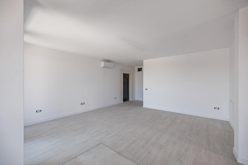 Apartament 3 camere, 2 bai, terasa 14 mp, ansamblu nou | Comision 0
