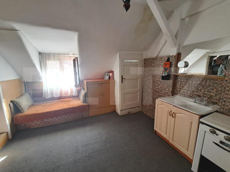 Apartament de vanzare, 6 camere, 182 mp, gradina comuna, Centrul Istoric Brasov