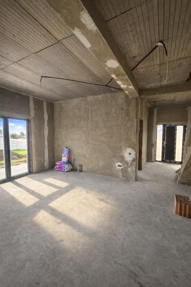 Vila curte, Domnesti 4 camere 2 bai curte 400 mp deschidere 20 ml zona centrala