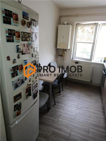 Apartament 2 camere cf 2 semidecomandat zona Obor