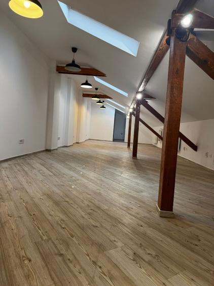 De închiriat mansardă open space Piața Mihail Kogălniceanu, București