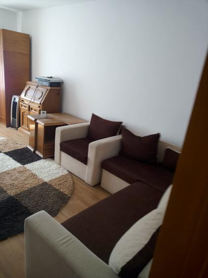 Inchiriez in 7 Noiembrie apt. 4 camere,decomandate,mobilat si utilat