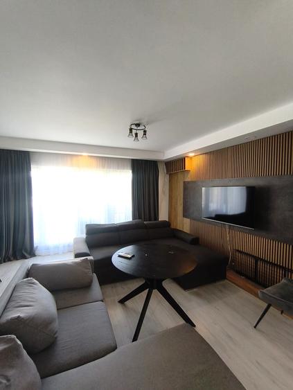 Cosmopolis-Vila Exclusivista-2 locuri de parcare-disponibila 10.10-1200 EUR