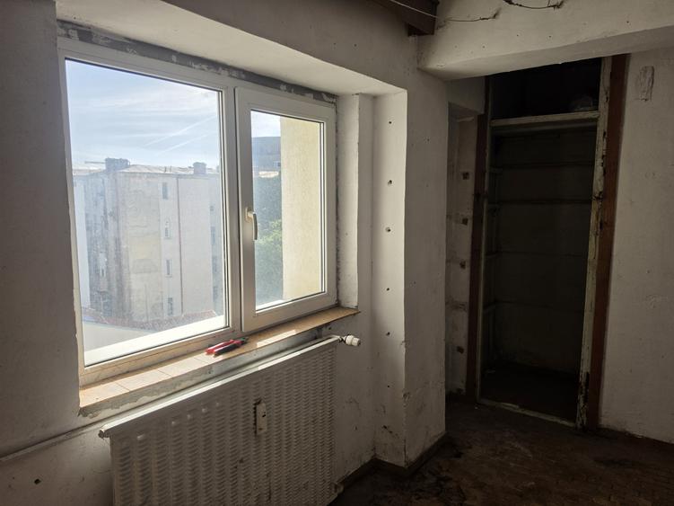 Mosilor/Carol apartament 2 camere decomandat de vanzare, constructie 1982