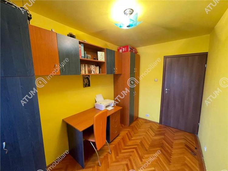 Apartament 3 camere decomandate si balcon zona Vasile Aaron Sibiu
