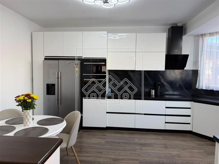 Casa de vanzare, 150 mp, terasa si parcare, Tineretului