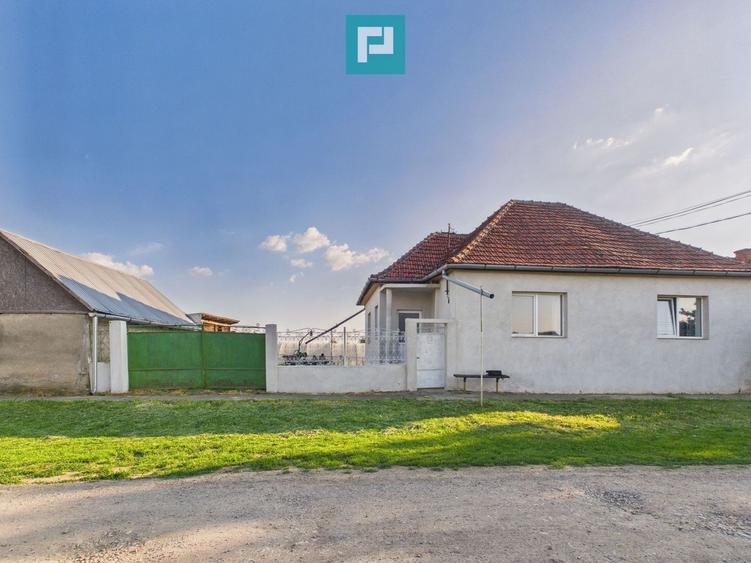 Casă cu 5 camere și teren 957 mp în Olari