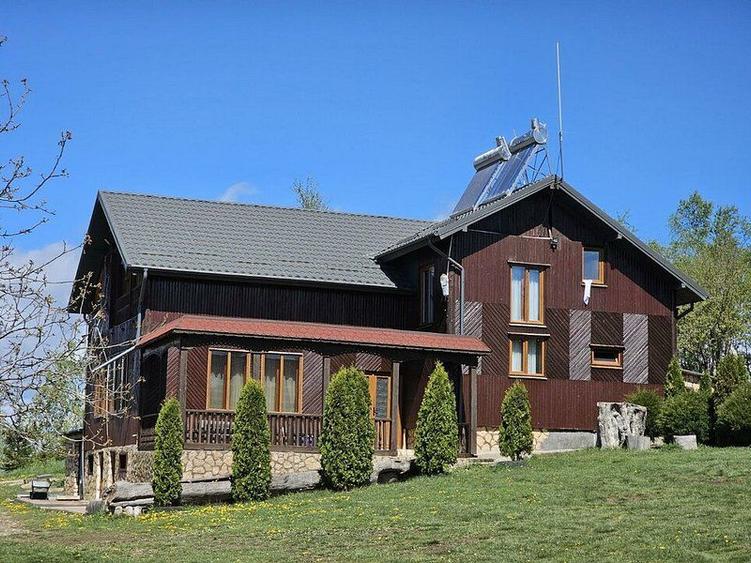 Pensiune in jud. Buzau, loc Ivanetu| Constructie lemn|Pozitionare impresionanta