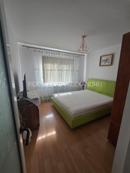 Apartament 3 camere de vanzare Tg Cucu - Podul de Fier - 6